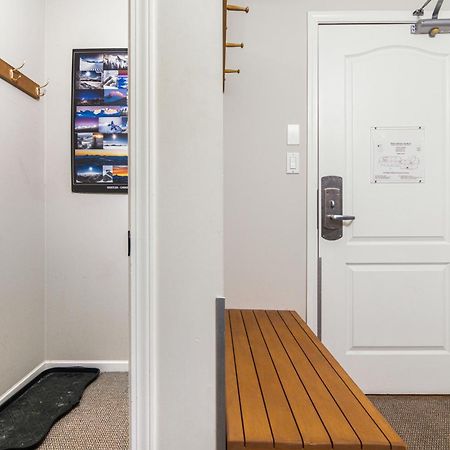 Town Plaza Suites By Golden Dreams Whistler Eksteriør bilde
