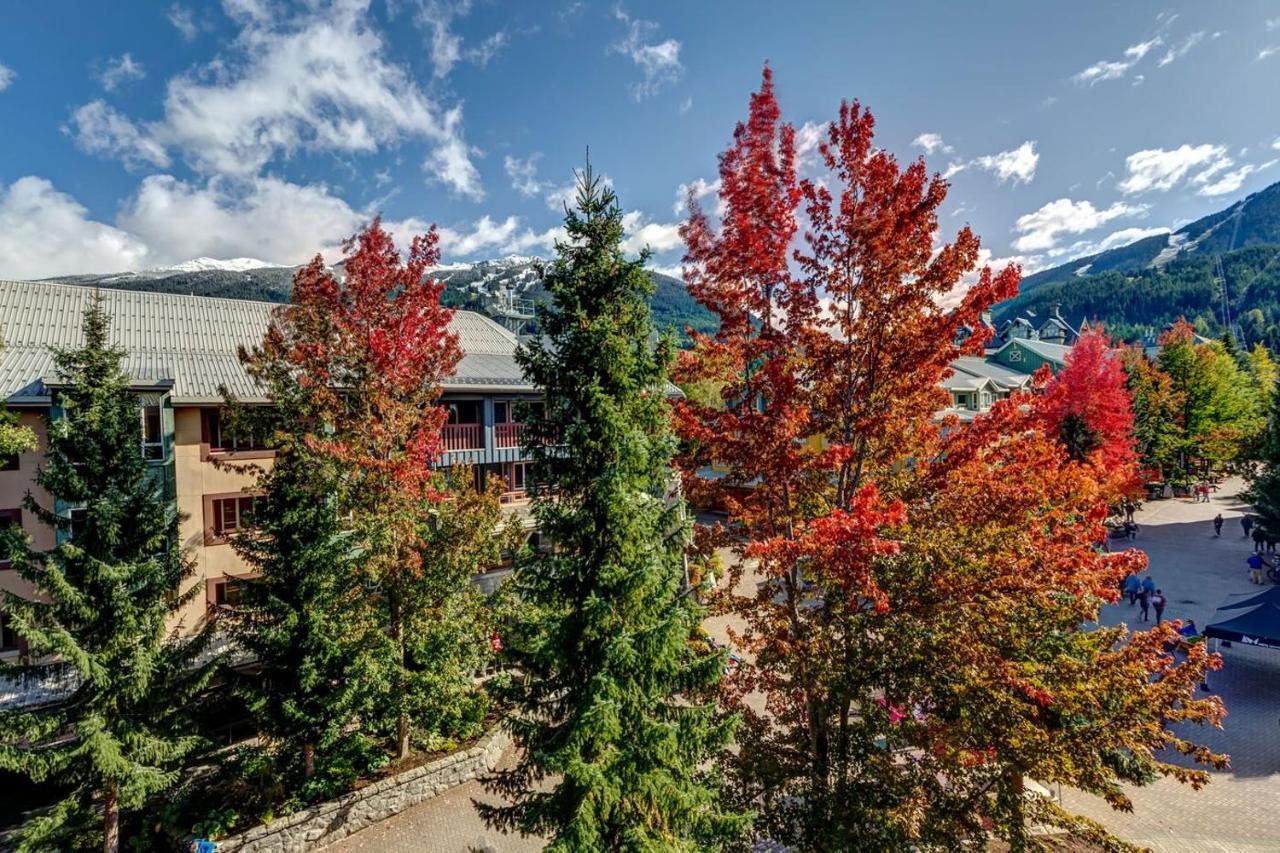 Town Plaza Suites By Golden Dreams Whistler Eksteriør bilde