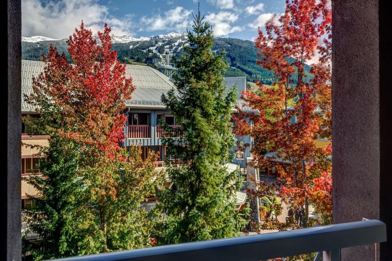 Town Plaza Suites By Golden Dreams Whistler Eksteriør bilde